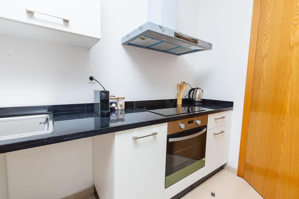 Modern 2Br Retreat In Marina Sale Luxury Living Daire Hajja Dış mekan fotoğraf