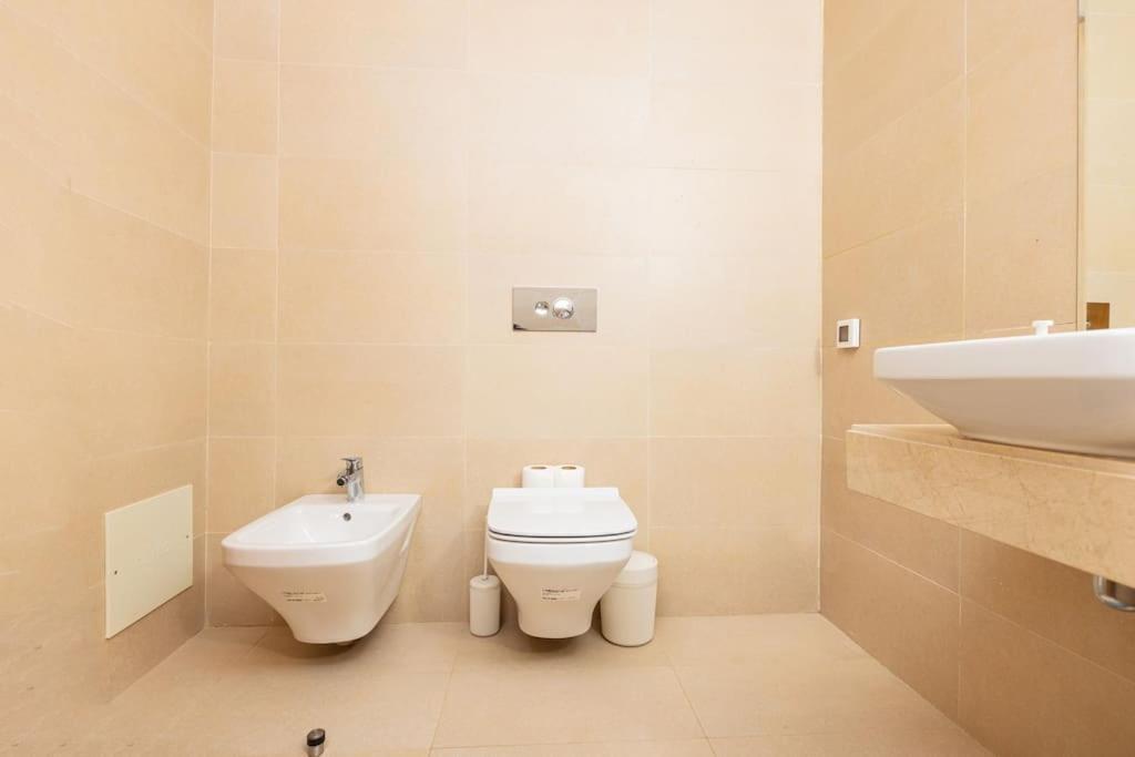 Modern 2Br Retreat In Marina Sale Luxury Living Daire Hajja Dış mekan fotoğraf